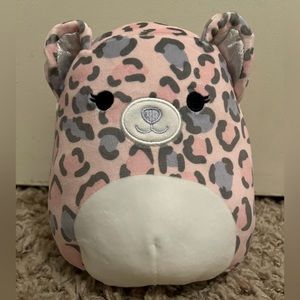 NWOT Dallas the leopard squishmallow